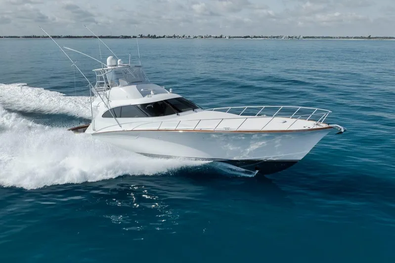 Boobah Yacht Photos Pics 2017 F&S Custom Express Sportfish yacht cruising on open water.