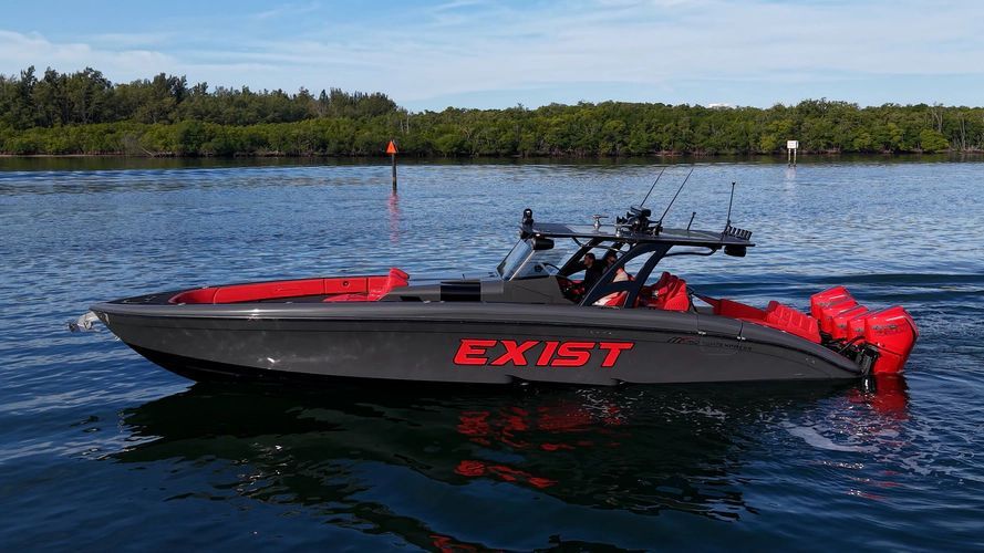 2021 Midnight Express 43 