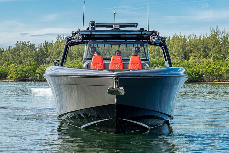 2021 Midnight Express 43 