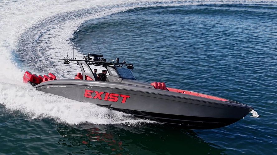 2021 Midnight Express 43 Solstice