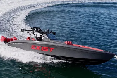 2021 Midnight Express 43 Solstice