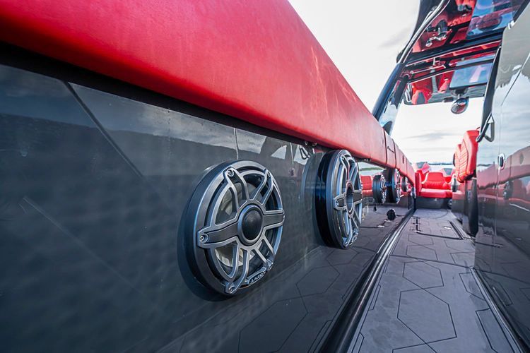 2021 Midnight Express 43 