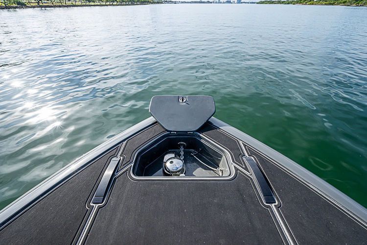 2021 Midnight Express 43 