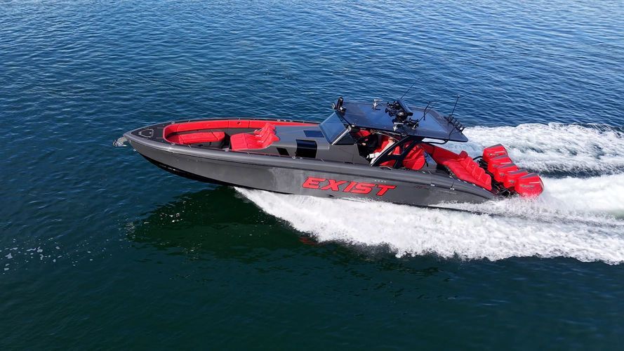 2021 Midnight Express 43 