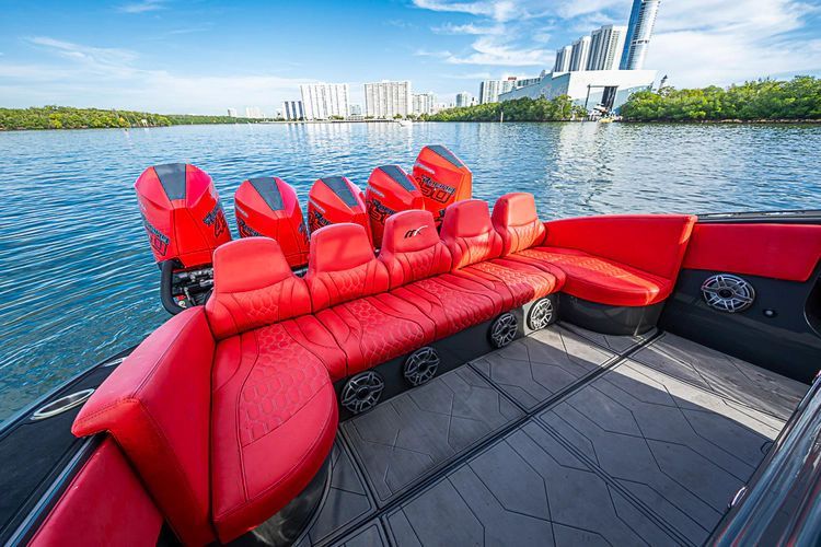 2021 Midnight Express 43 