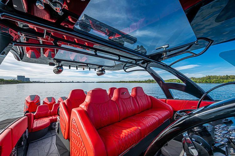 2021 Midnight Express 43 