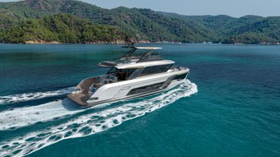 Yacht