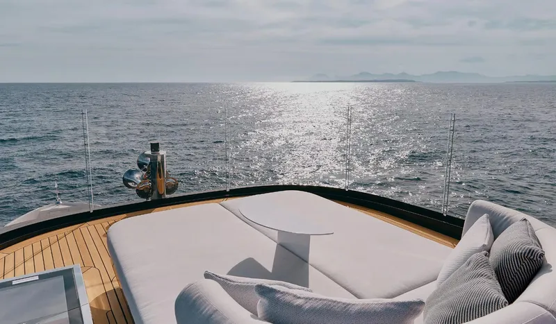  Yacht Photos Pics Benetti Motopanfilo 37 - D Yachts