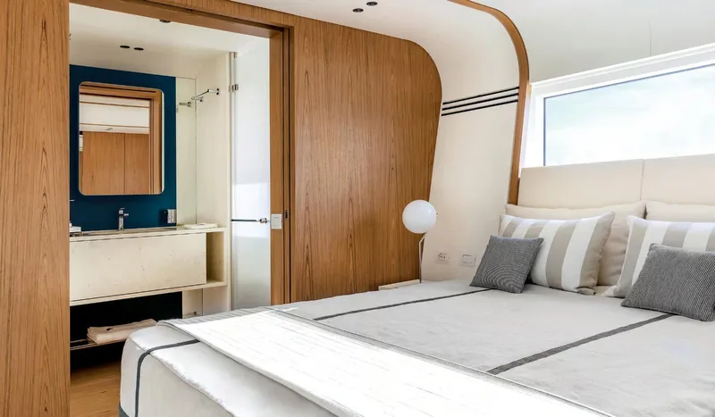  Yacht Photos Pics Benetti Motopanfilo 37 - D Yachts