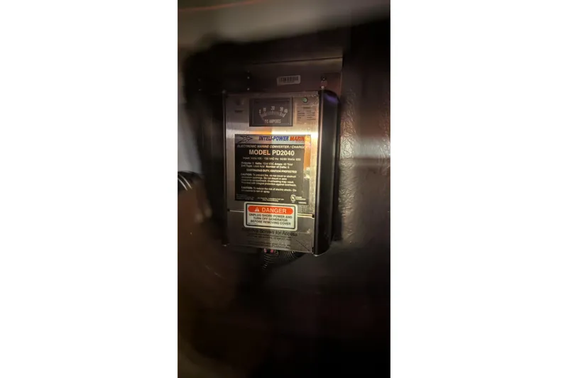  Yacht Photos Pics Inteli-Power Marine Converter Model PD2040 in 2004 Sea Ray 340 Sundancer.