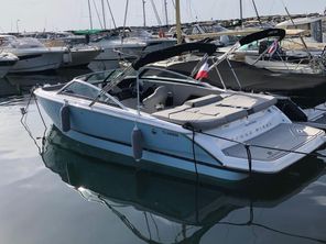 2022 Four Winns H4