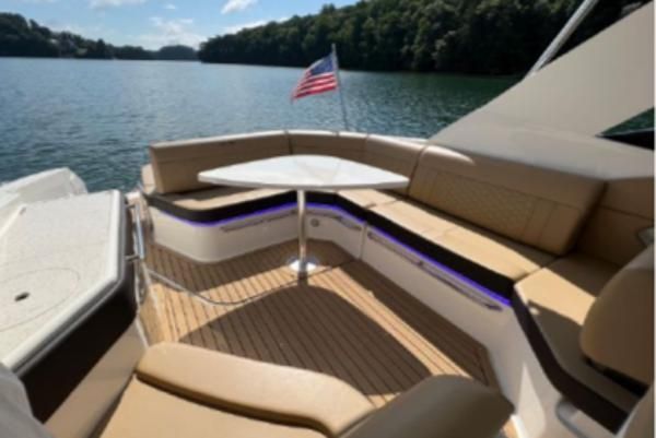 2021 Sea Ray Sundancer 320 Coupe