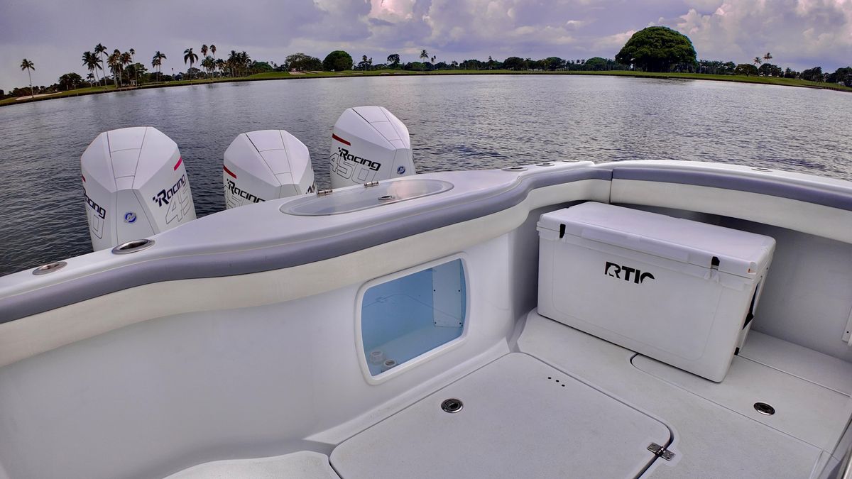 2022 Yellowfin 42 
