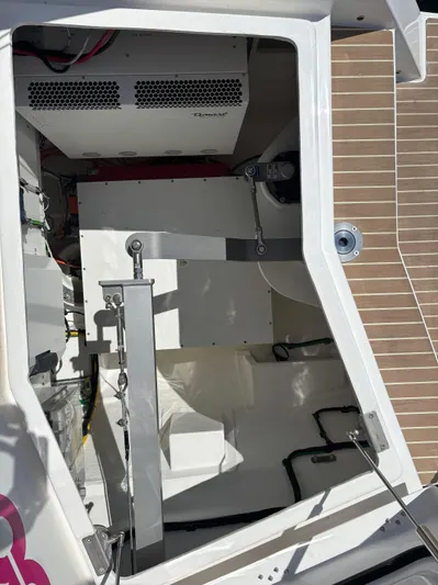 C1011 Yacht Photos Pics 