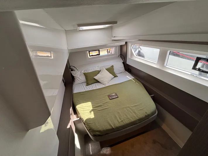 C1011 Yacht Photos Pics 