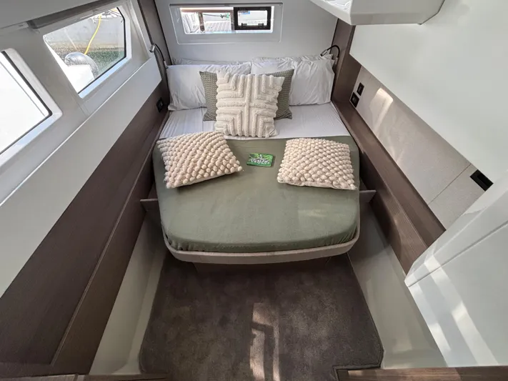 C1011 Yacht Photos Pics 