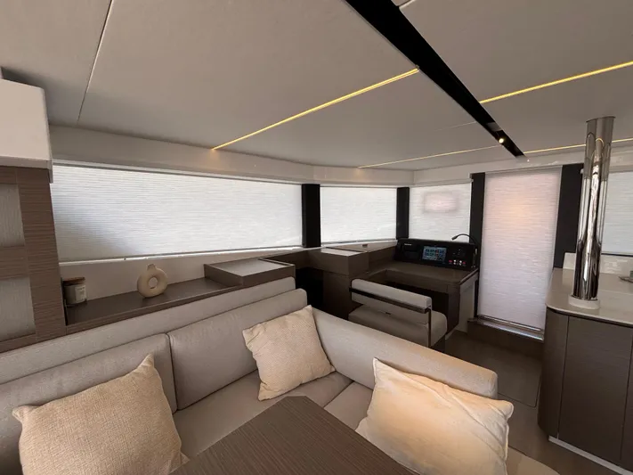 C1011 Yacht Photos Pics 