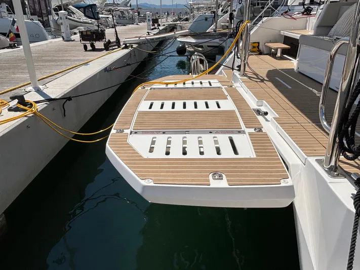 C1011 Yacht Photos Pics 