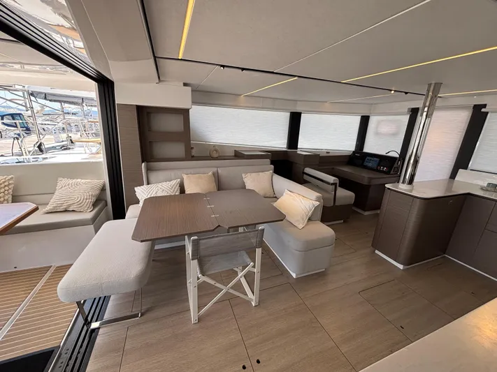 C1011 Yacht Photos Pics 