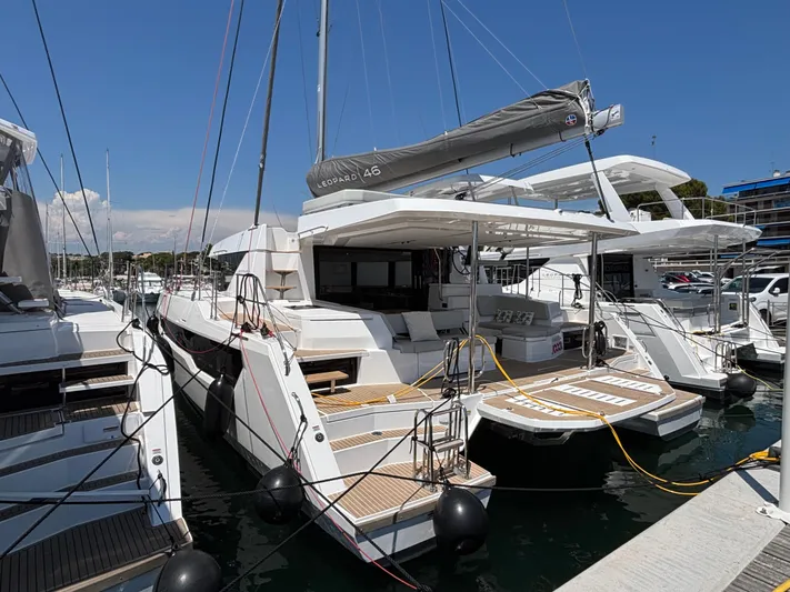 C1011 Yacht Photos Pics 