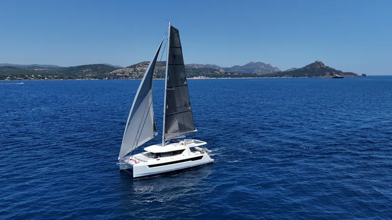 C1011 Yacht Photos Pics 