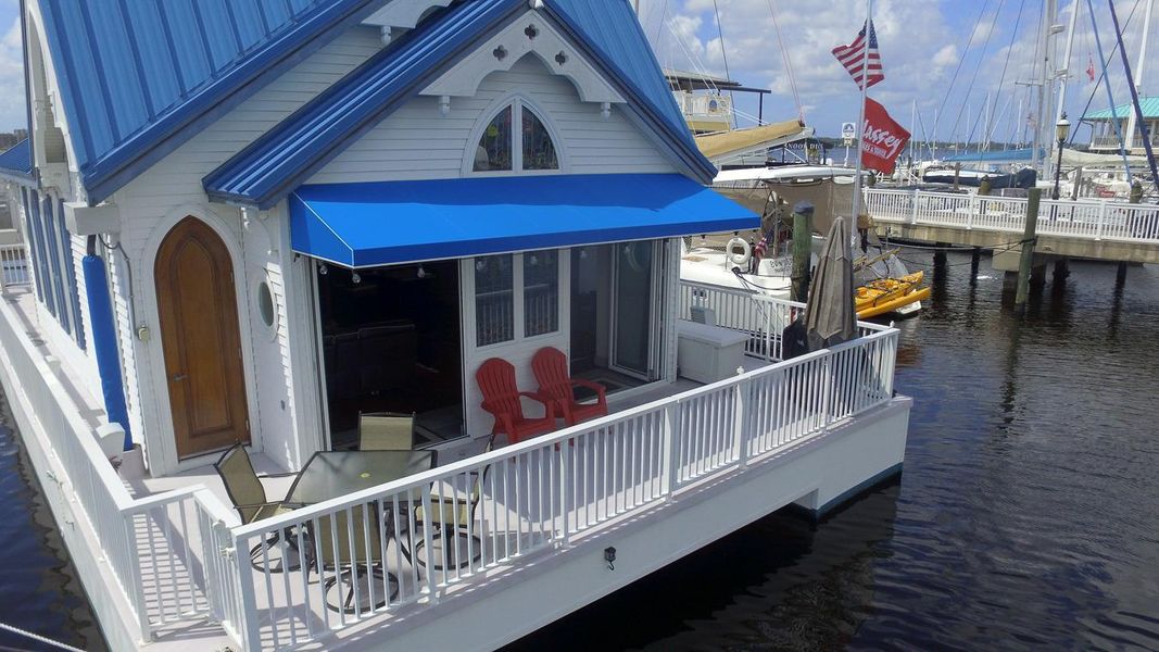 2004 Custom Floating Home or Office