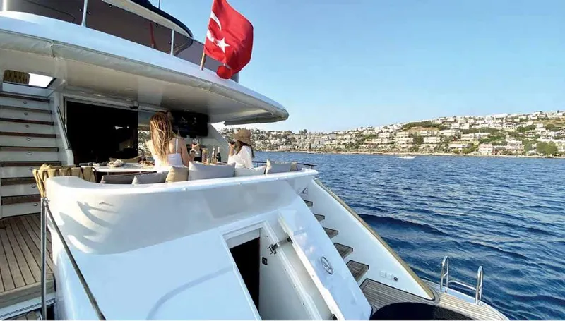 Vedo Yacht Photos Pics 