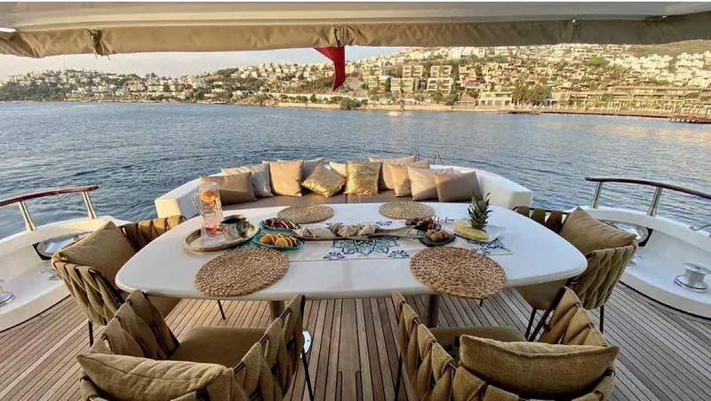 Vedo Yacht Photos Pics 