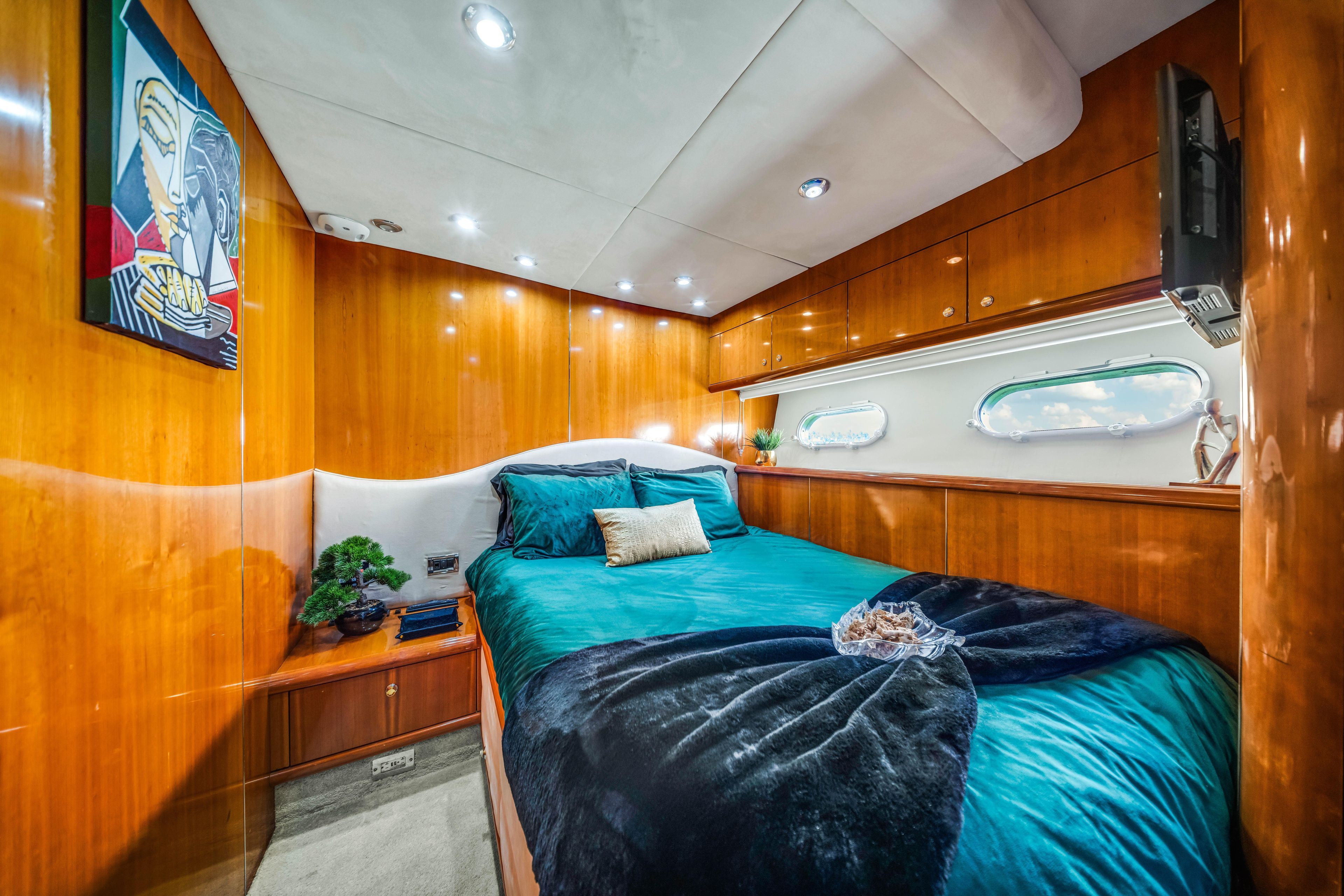 Yacht