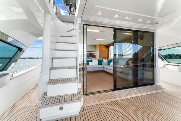 2018 Monte Carlo Yachts 70 