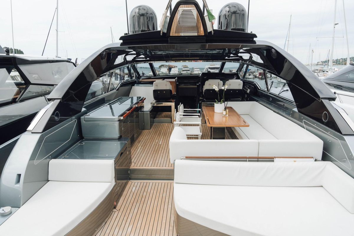2022 Riva 74 