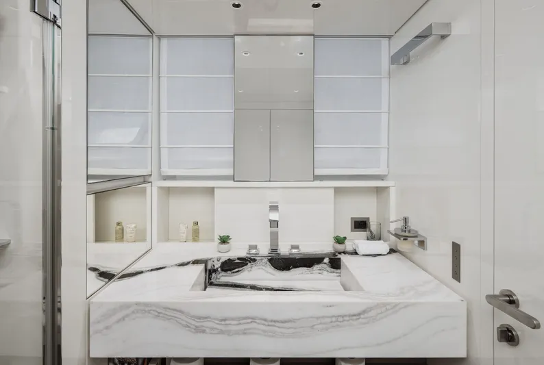 Sanlorenzo Sx88 Yacht Photos Pics 