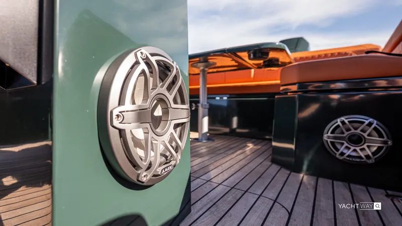 New 2025 Skipper 38 Twin 400 V10 Yacht Photos Pics 2025 Skipper-BSK 38 yacht deck with JL Audio speakers and luxurious seating.