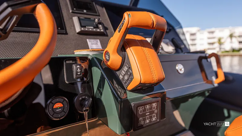 New 2025 Skipper 38 Twin 400 V10 Yacht Photos Pics 