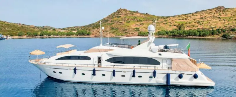  Yacht Photos Pics Falcon 102