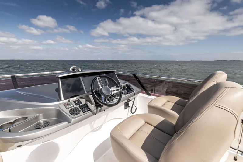 F45 Yacht Photos Pics 