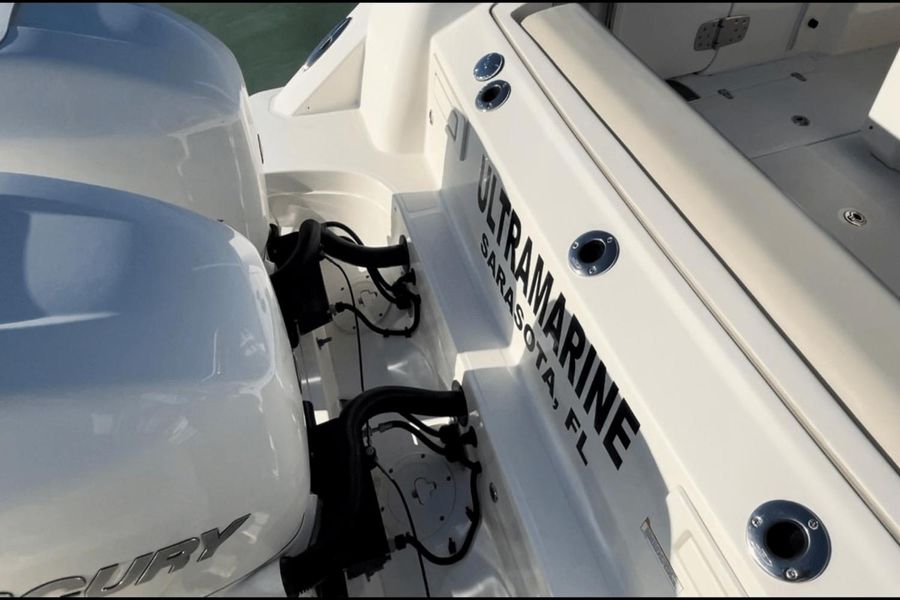 2020 Boston Whaler 350 Realm