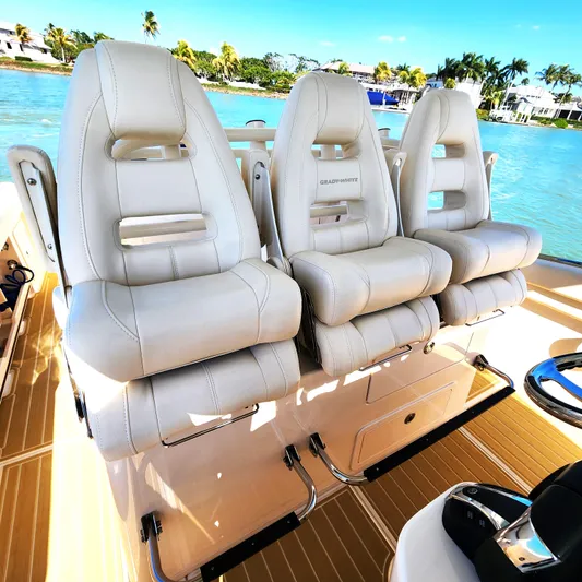 Liquid Asset Yacht Photos Pics 