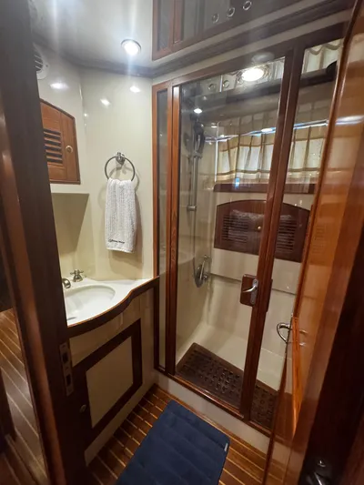 Damn Nancy Yacht Photos Pics Master Cabin Shower Room