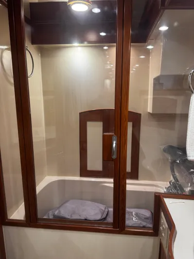 Damn Nancy Yacht Photos Pics Master Head Tub