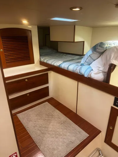 Damn Nancy Yacht Photos Pics Crew Quarters - Stb Bunk