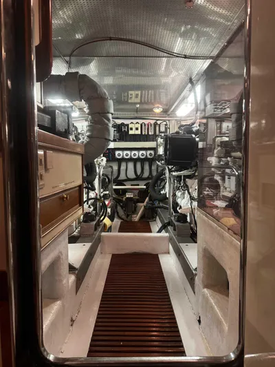 Damn Nancy Yacht Photos Pics Engine Room