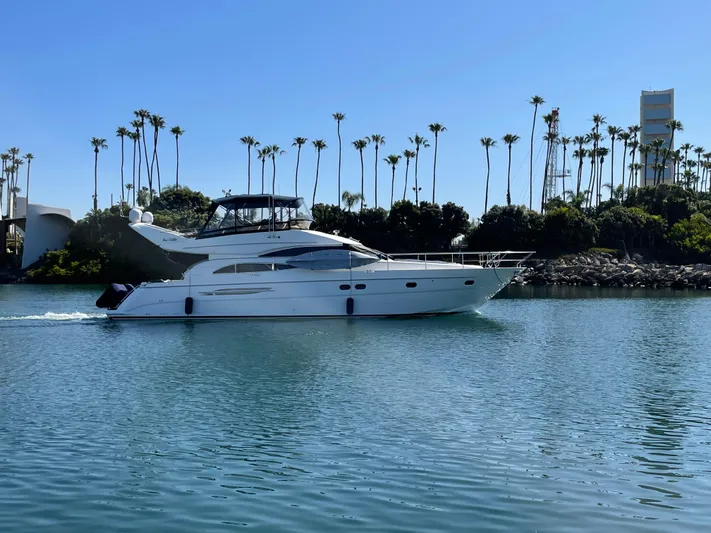 Just Chillin Yacht Photos Pics 