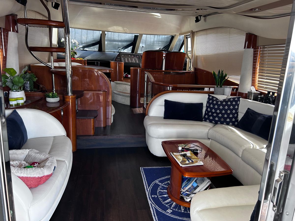 2006 Viking Princess 61 