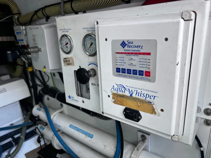 Just Chillin Yacht Photos Pics Sea Recovery Aqua Whisper system in 2006 Viking Princess 61 Flybridge yacht.