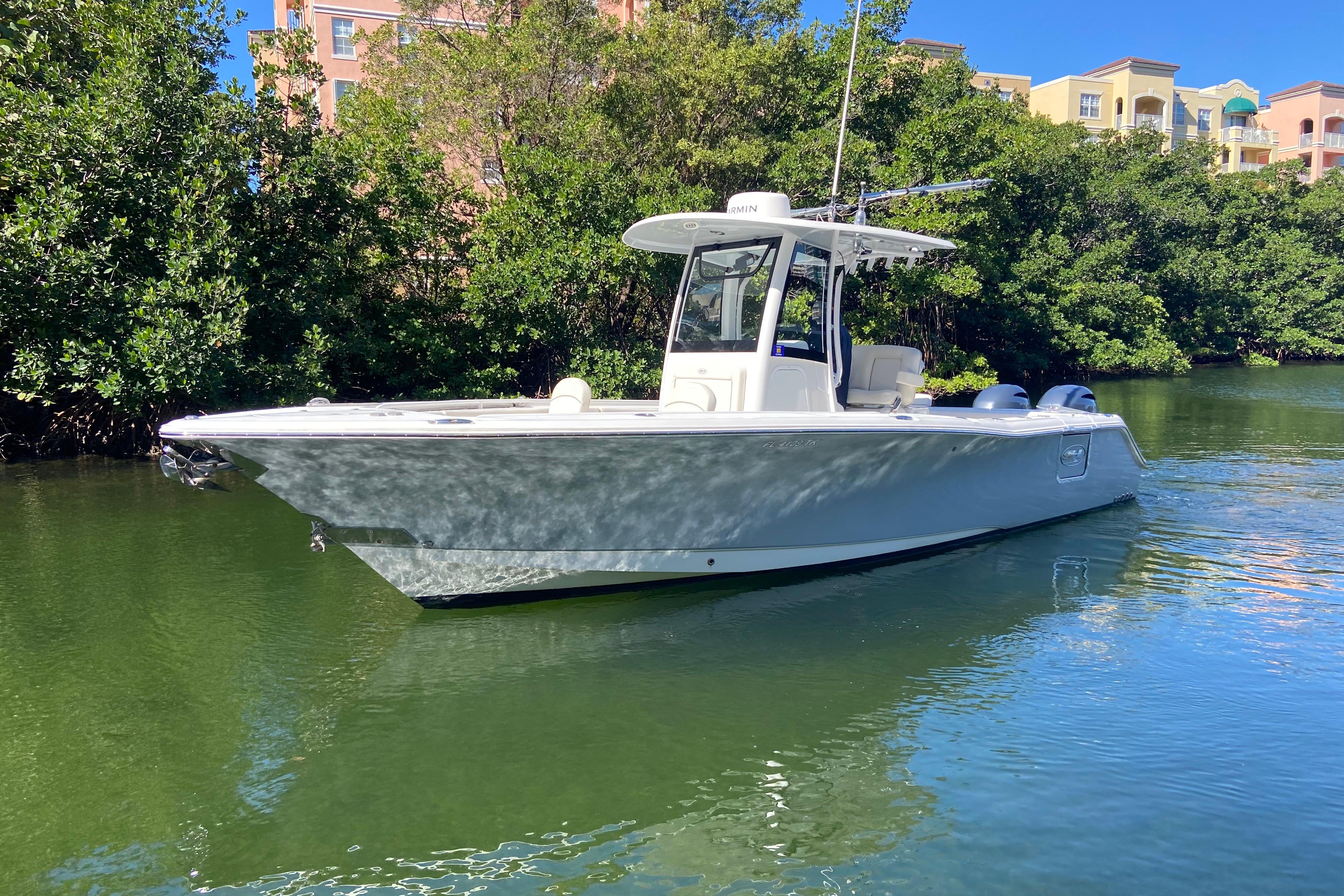 2023 Sea Hunt Gamefish 27 Forward Seating