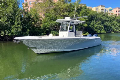 2023 Sea Hunt Gamefish 27 Forward Seating
