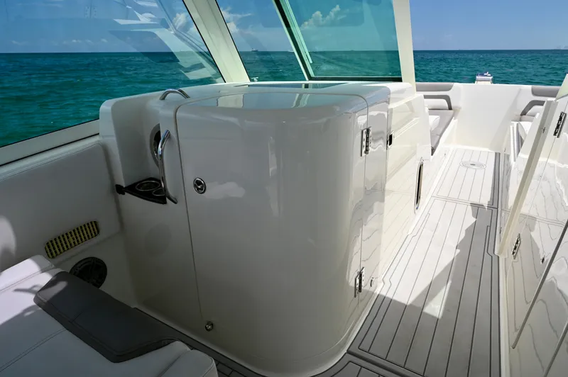  Yacht Photos Pics 2018 World Cat 320 DC boat interior with sleek design and ocean view.