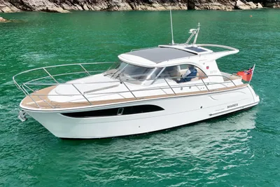 2021 Marex 310 Sun Cruiser