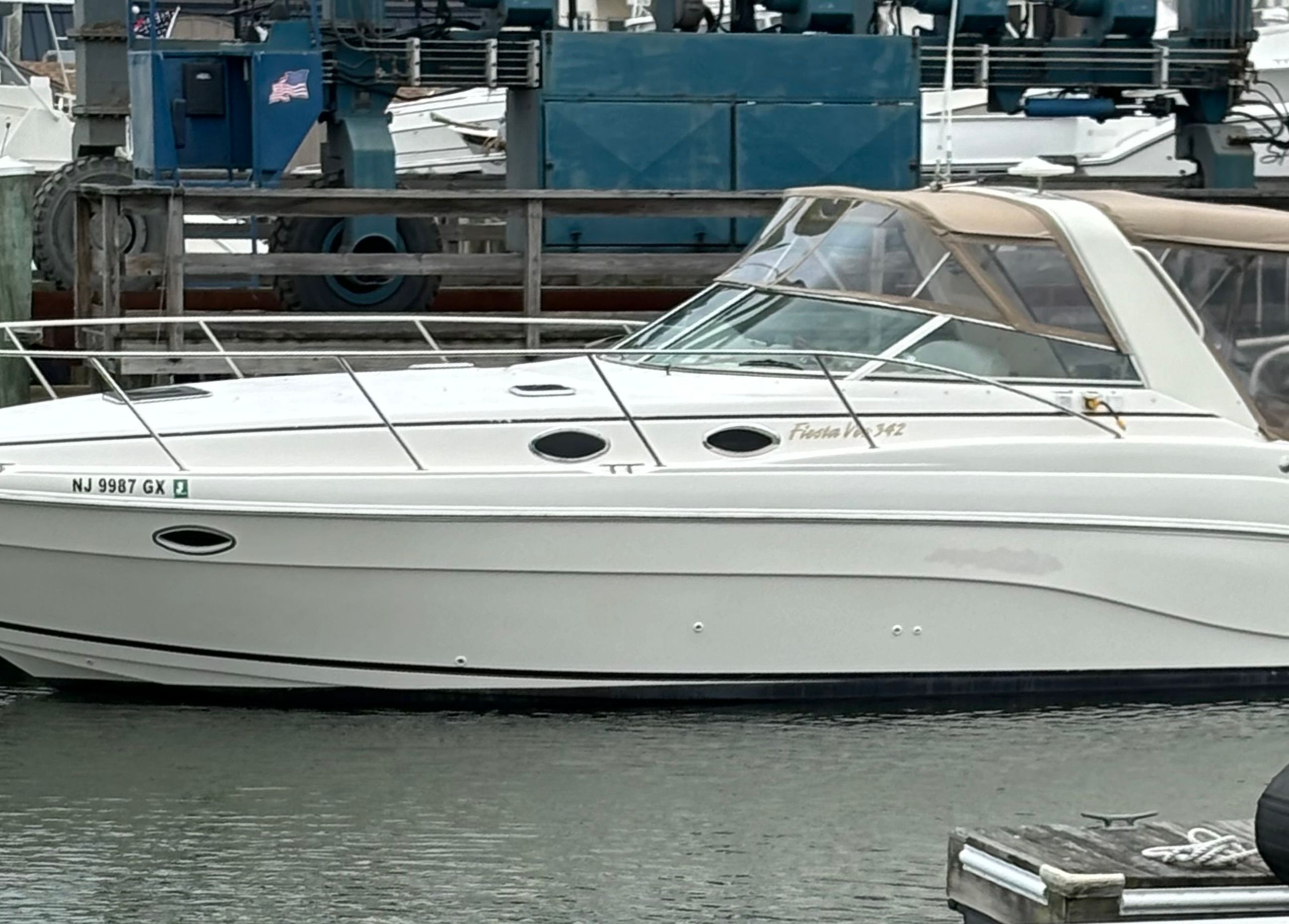 Rinker Fiesta Vee 342